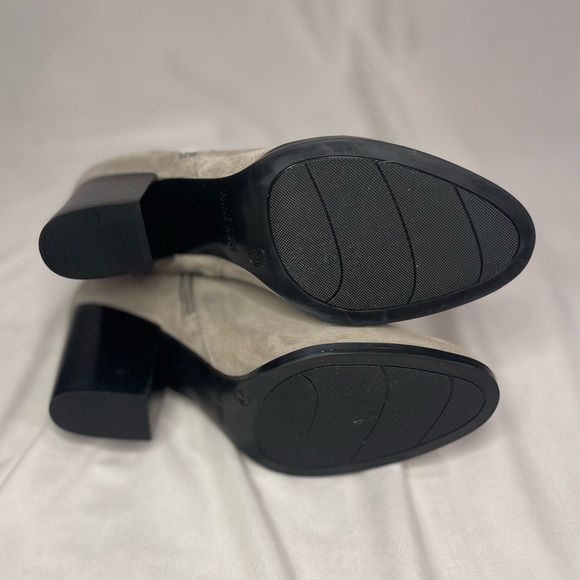 Nine West Neva2 Ankle Boot women size 8.5M gray suede 3 in. heel dbl zipper NWOB - Picture 11 of 12